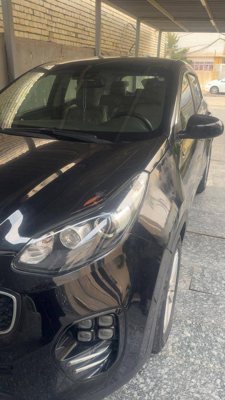 السلام عليكم كيا سبورتج موديل 2017 للبيع وارد امريكي حادث جاملغ وبنيد وصبغ كم قطعه مكينه جديدة قبل اسبوع شادلها سيارة جاهزة السعر 145 ورقة وبيها مجال للاستفسار ***********
