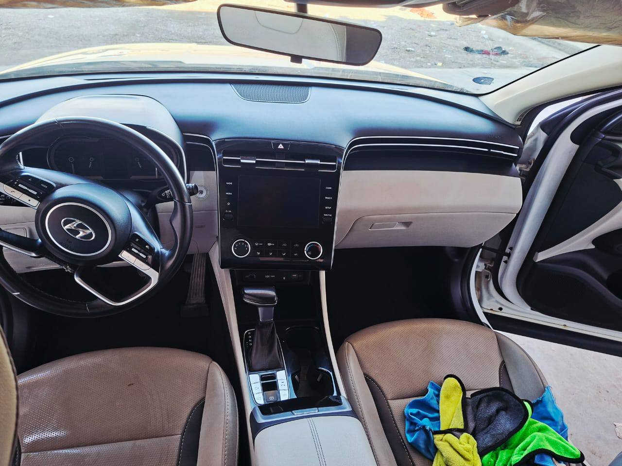 السلام عليكم سيارة توسان مودديل 2023مكفولة  جديدة الاتصال على  *********** سعر 225
