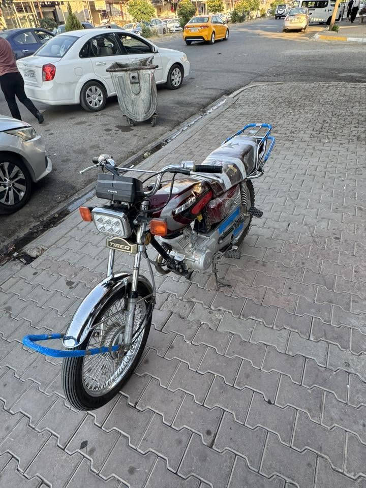 ماطور ( TIGER) 🔥
موديل 2020🔥 
دراجه مكينه خرسة
لايت امامي واشاير شغال 
لا صرف لا بخار خير من الله الدراجه 🔥
يحتاج شغلات بسيطة وتبقى يم الشخص 

سعر (360) وبيها مجال
رقم+ واتساب  ***********
