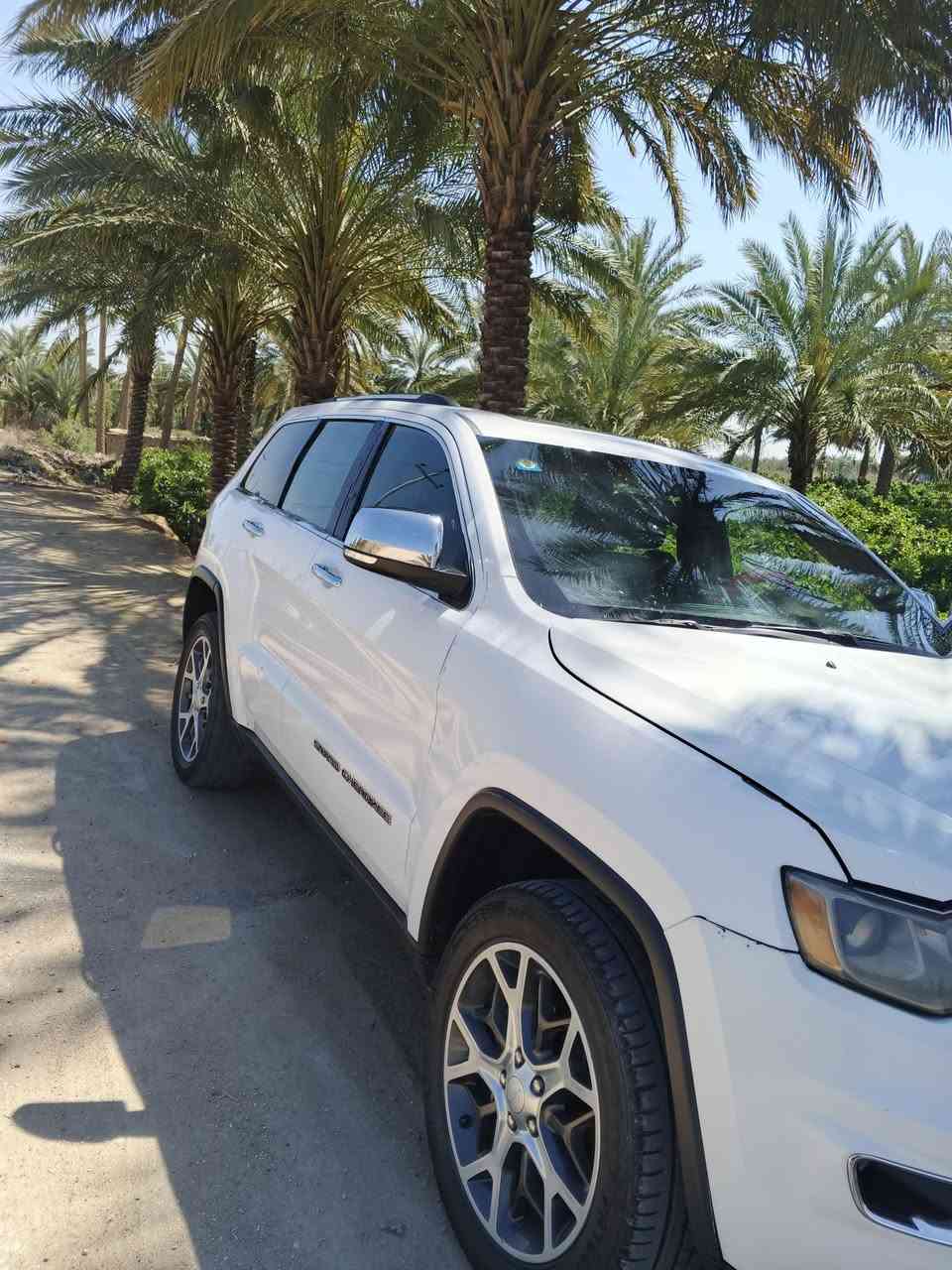 السلام  عليكم ورحمة الله وبركاته
‏‎‏‎       ——— لـلـبـيع  ———

جيب گراند شيروكي 2019 - Jeep Grand Cherokee

‏ لمتد 1/1 
-سيارة فول مواصفات 
-فور ويل 4×4
-حجم المكينه: 3600    v6
-رقم بغداد 
-مقاعد جلد 
-تبريد قطعتين 
-بصمة تشغيل عن بعد 
-شاشة كبيرة 
-كشنات جلد اسود
-كشنات تدفئة 
- كرسي السايق والراكب بحركه كهربائية 
-رادارات بالمريا
-تنبيه قبل الاصطدام 
-وضعيات قيادة 
فتحه سقف بنوراما 
-حادثهه من امريكا بنيد وجاملغ فقط  بدون لغود  بدون شواصي بدون اي شي  
السعر 240 ورقة
وبيها مجال للشراي
العنوان بابل الكفل 
للاستفسار اكثر   مراسله الصفحه


**إذا كنت صاحب هذا الإعلان وتريد حذفه لأي سبب، رجاءا أرسل رسالة إلى الدعم الفني**