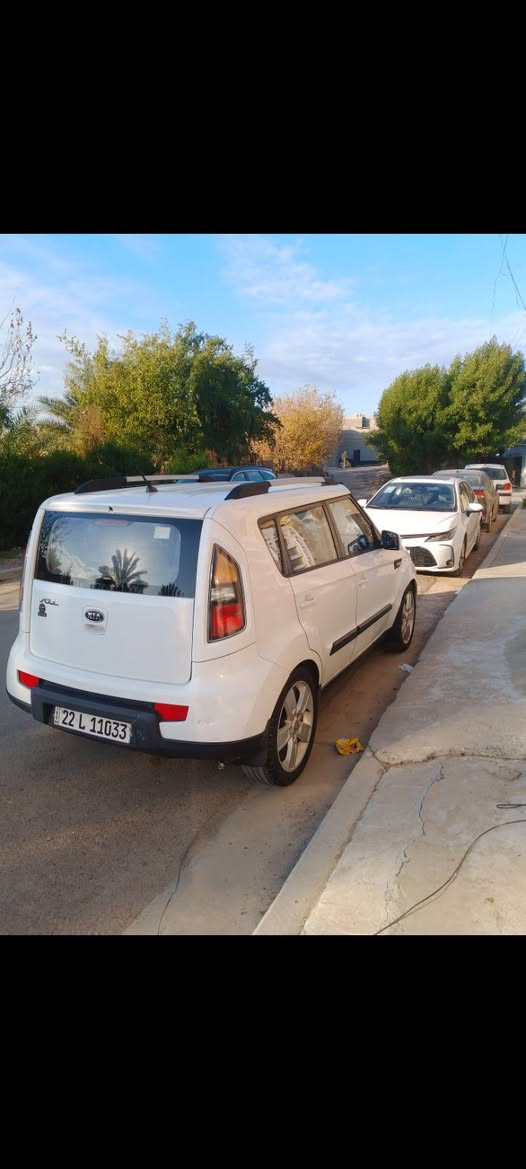 السلام عليكم للبيع صول 11 خليجية سيارة جاهزة مكينة كير تبريد صدر تخم تاير جواها  بيها قطعتين بدون دواخل جاهزة حساسات داخل بيجي.  ع البلاد  جراد مابيها   رقم انكليزي اربيل  *********** السعر 85. وبيها مجال مكاني الكرخ. بغداد, العراق
