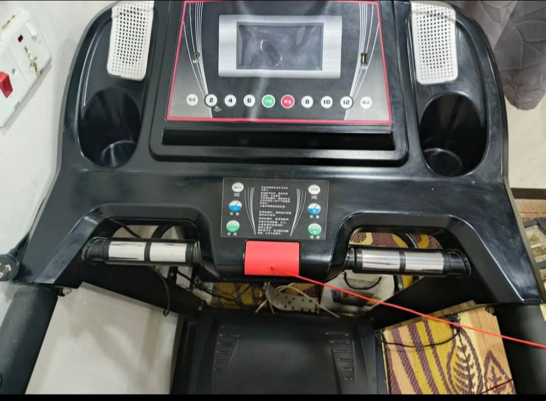 السلام عليكم
جهاز جري للبيع 
استعمال قليل يتحمل وزن لحد٢٠٠ كيلو
السعر٢٠٠وبي مجال بسيط 
متواجد واتس
***********
