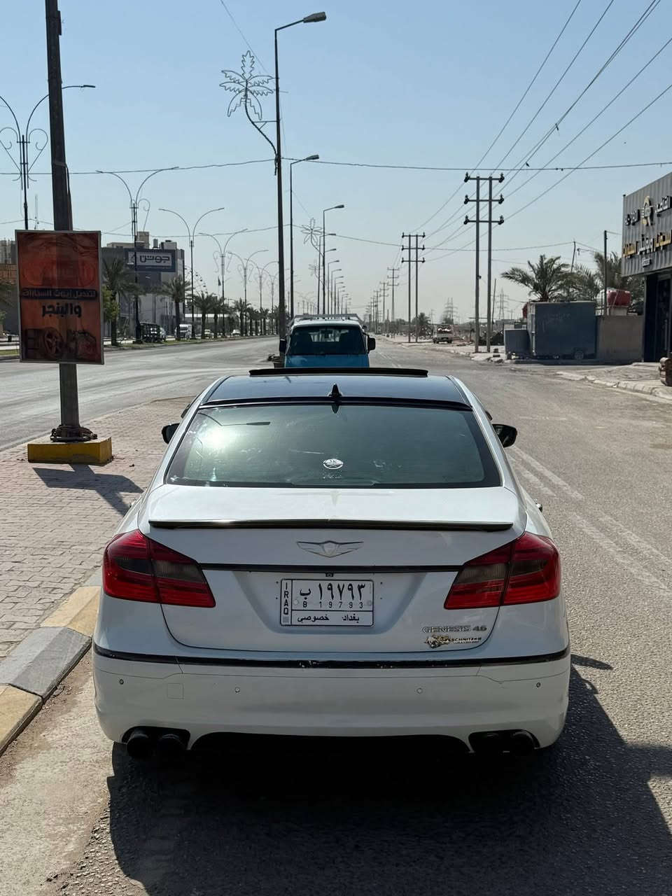 جينيسيز ٢٠١١ رويال فول
لون ابيض صدفي 
وارد امريكي حادثها جاملغ خلفي وباب وره الصدر بجم كبس 
السياره كلش جديده ومصروف عليها كلش هواي 
مكينه v8 خير من الله لا تنقيص ولا تبخير
-السياره فول مواصفات -داخل جلد 
-شاشه كبيره -ماوس وسطي- ماسحات اوتو
-تدفئه تبريد كشنات -فتحه سقف 
-كشن السائق والراكب كهرباء 
-بصمه -ستيرن كهرباء -مري قلاب ويا البك
-خزن كشن وستيرن ميموري -كامره 
-دبل جام عازل صوت وضوضاء-حساس امامي خلفي 
الاضافات 
-بجم لد + اشره لد 
-مازده 4 عدسات 
-بلاجكتور 4 عدسات ابيض+ اشاره
-داخل كاربون فايبر 
-سبايدر كاربون فايبر
-شفقه جامه خلفيه 
-سستم لحايه ودفيوزر كامل ووحيد على مستوه العراق
-شاشه اندرويد  مبرمجه على انضمه السياره
-سقف كنتاره 
-كشنات جلد لون ازرق مميز درجه اولى
-ويل مال رويال ١٥ اصلي وكاله
-داون بايب تفصال 
-دبات خلفيه cat back ريمونت 
-دعاميه  خلفي شكل مميز ام الفتحات الوحيده عمل خاص 
-جهاز opd مربوط على شاشه السياره يقره الاعطال وكل تفاصيل السياره
-جهاز Xtros 6 drive  لتحسين استجابه الدعسه يحتوي ٦ وضعيات مختلفه ايكو ونورمال والسبورت والسوبر سبورت
 -حداديه امامي خلفي جديده
-تخم تاير جديد
-ادامه منضومه الاحتراق  والمكينه
والسياره مميزه وكلش هواي مصروف عليها
طبعا السياره كلش حلوه ومميزه والوحيده ب العراق 
ك نصبه وتعديل 
السعر 130$ وبيها مجال
 مكان السياره كربلاء المقدسه
للاستفسار ***********-***********
