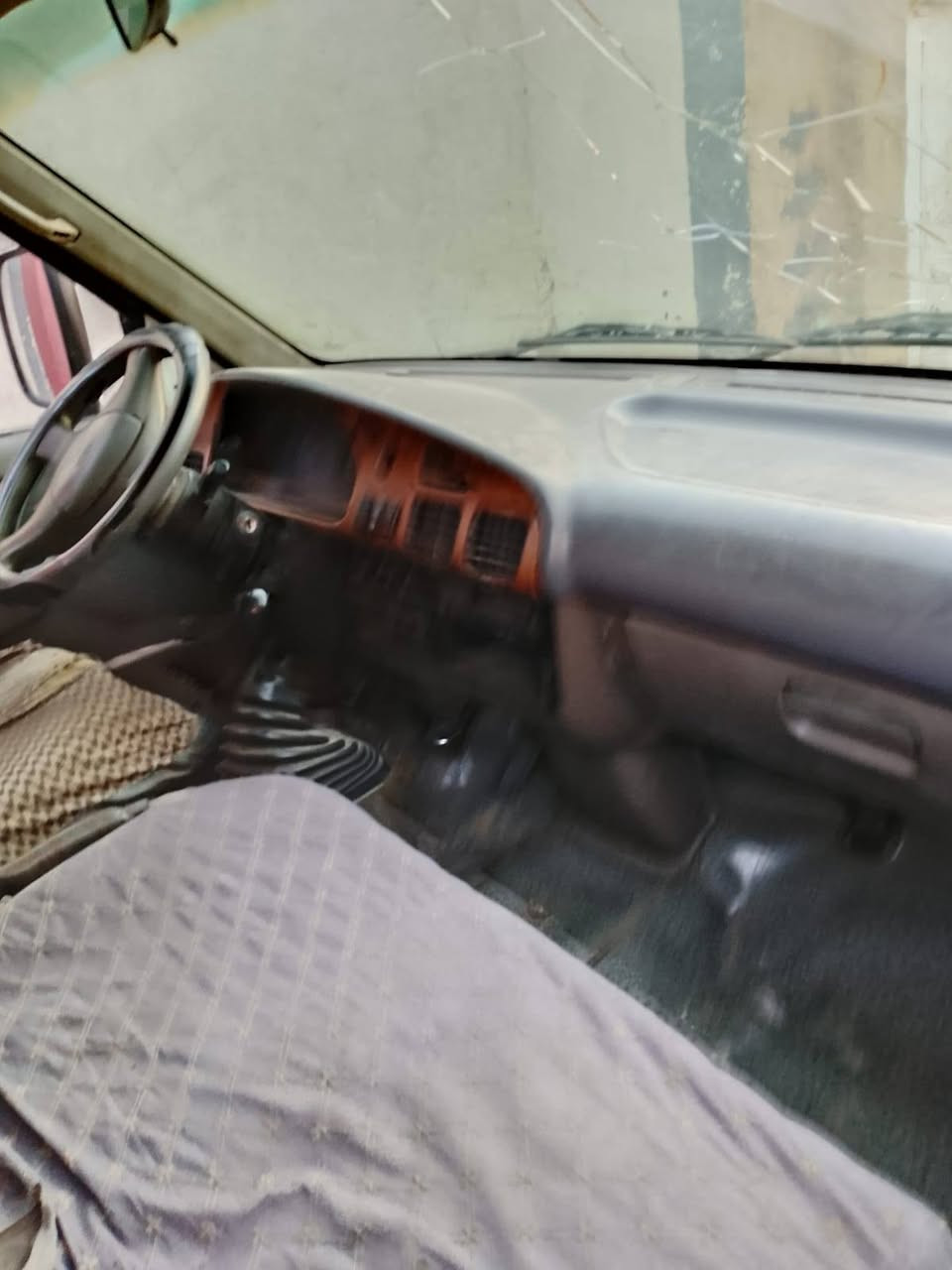 السلام عليكم سياره بريجو موديل 98 كفاله عامه جير مكينه حداديه تخم تاير مصفره هيئه وغرامات المكان النجف *********** السعر 50 وبيها مجال الاتصال
