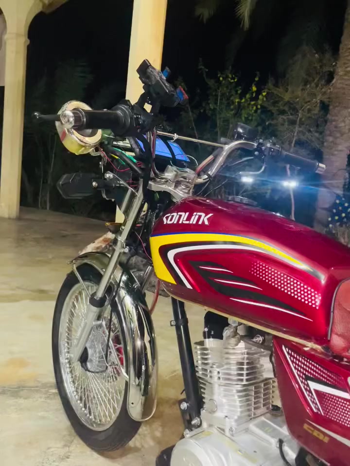 من رخصة صاحب الگروب.....
السلام عليكم ورحمة الله وبركاتة 

دراجه تايگر2025  الباب الأول 

5كير

الدراجه ماناقصهة كلشي منين ماتجيهة كامله 

مامتعوبه ولامشتغله دلفري ولاهم يحزنون 

الدراجه تريد خيال 

صالنصه رياضي محرك مفتوح بدل ولفات ويريد فيلسه

وتجي وتشوف شوف العين ومانختلف 

السعر550 مجال بسيط حگ الجيه

المكان تكريت

‭0777 469 3925‬
