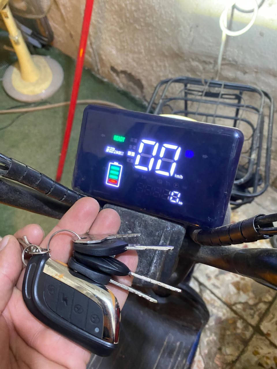 يا الله السلام عليكم دراجة شحن للبيع بعدهة جديدة استخدام شهر ونص فقط السعر 350 مكاني بغداد الغزالية ***********
