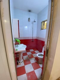 للايجار 75 متر السيديه الضباط مربع القاده غرفتين وصاله مطبخ صحيات ركن ...