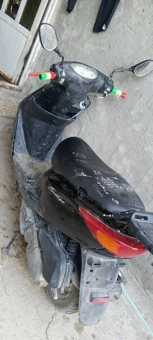 سلام عليكم دراجه بريز للبيع العنوان بغداد العبيدي شهداء الثالثه ***********
