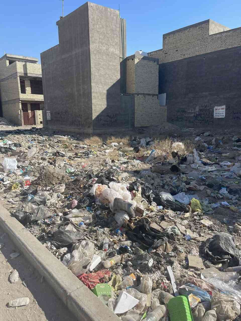 سلام عليكم قطعه ارض زراعي سند 25 بيها قرار قاضي في الزعفرانيه الربيع بستان بيت بنيه الأرض تجاريه على الشارع مساحه 150م تصلح بنايه محلات وباقي الطوابق شقق سكنيه للسكن والاستثمار ارض كلش حلوه ومرتبه واجهه 7,5 نزال 20 الأرض بدايه المنطقه قي شارع 10 للاستفسار *********** سعر الأرض 122مليون وبيها مجال متوفر على الواتساب
