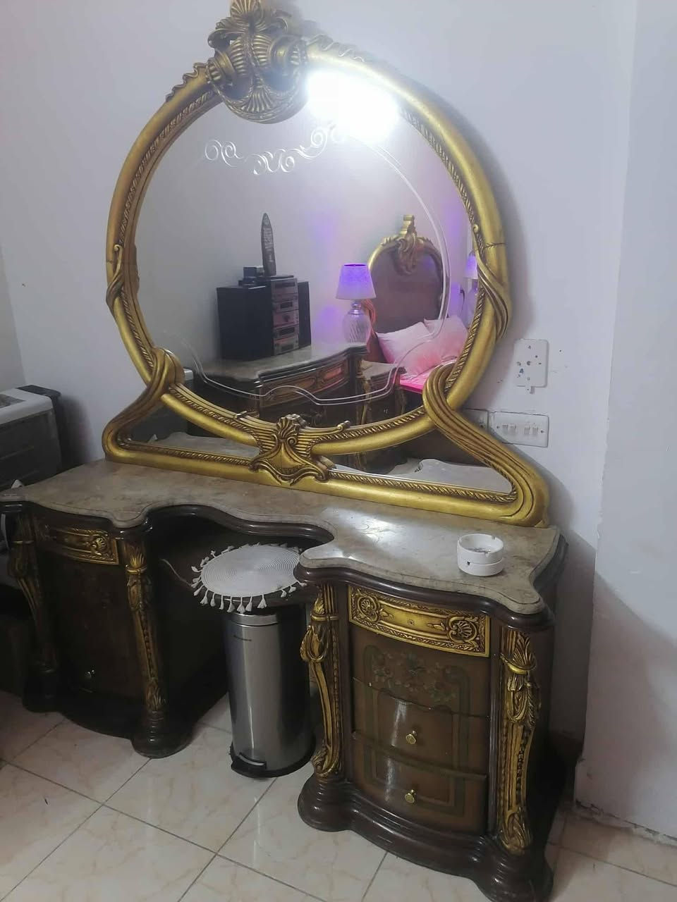 غرفة زان مصري نقش معاكس سنديان داخل وخارج السعر ٩٥٠وبيهه مجال بسيط العنوان حسينية الراشدية رقم ***********
