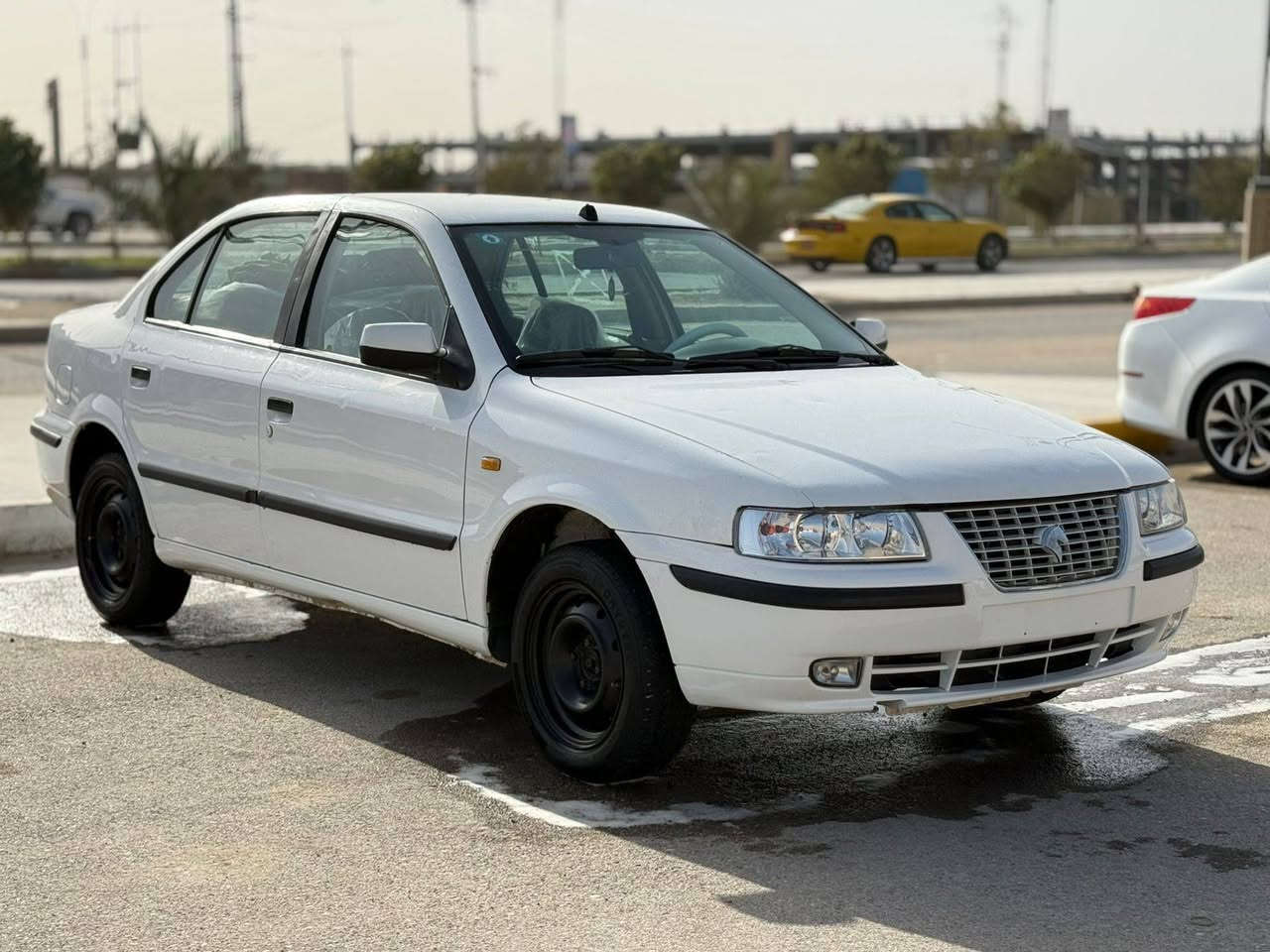 سلام عليكم
سياره سمند موديل 2011للبيع
هزه جديده ارقام انكليزي سنويه جديده السياره باسمي تحويل ثاني يوم  تخم تاير تبريد
سياره مكفوله من ضربه وتبديل بارد بخشم الجاملغ قليل وتحكيل قليل دواخل نضيفه كلش كهربئيات كله شغاله 
عنوان ناصريه مركز 
ه/***********
