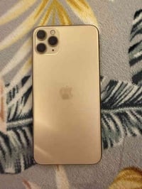 ايفون 11 برو ماكس  ذاكرة 64 بطارية 74  الجهاز نضيف فقط الفيس ايدي واكف...