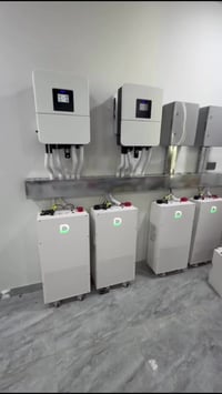 طاقة شمسية • ٤ بطاريات • انفيرتر ٢