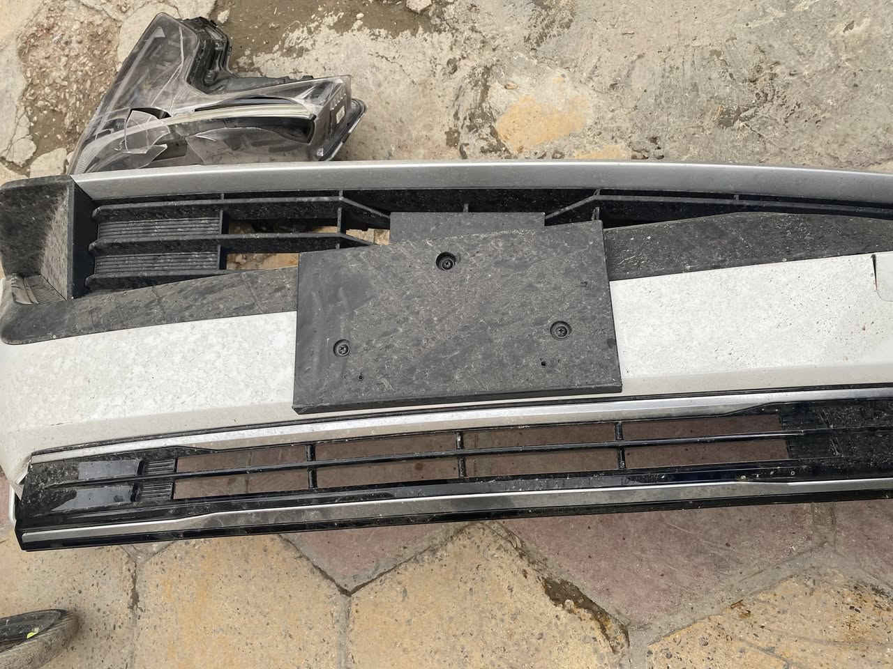 السلام عليكم شباب دعاميه كي فور مع لايت وشباك لاين مكسور جامته اصلي امريكي قيم وخذ ***********
