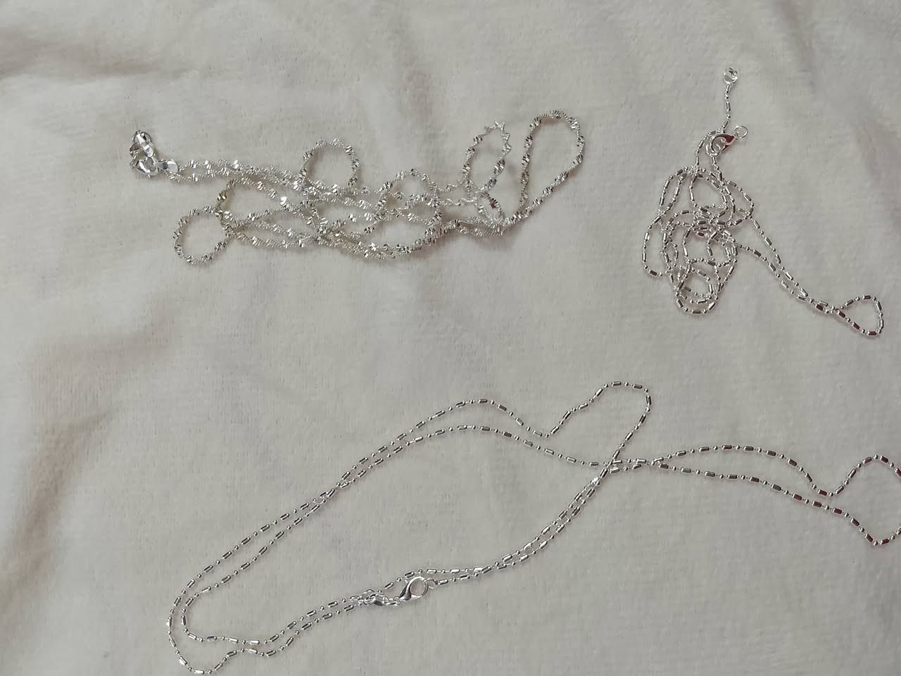 زناجيل عليهن ختم 925
سعر 15 مع توصيل علئ اول تم  
3 قطع


**إذا كنت صاحب هذا الإعلان وتريد حذفه لأي سبب، رجاءا أرسل رسالة إلى الدعم الفني**