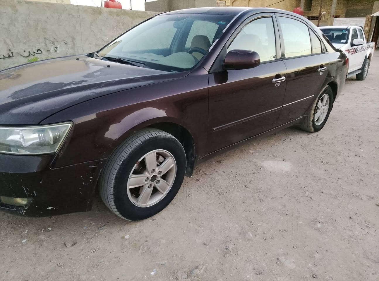 السلام عليكم من رخصة الادمن*********** سوناتا خليجي رقم قادسيه انكليزي مداورثاني يوم محرك 2400 موديل 2006 بيه بارد بالجاملغ الخلفي بصيط بدون دواخل تخم تايرجديدصدر نص عمر تبريد نقص غاز محرك بي تنقيص قليل اتصل وتدلل المكان ديوانيه عفك
