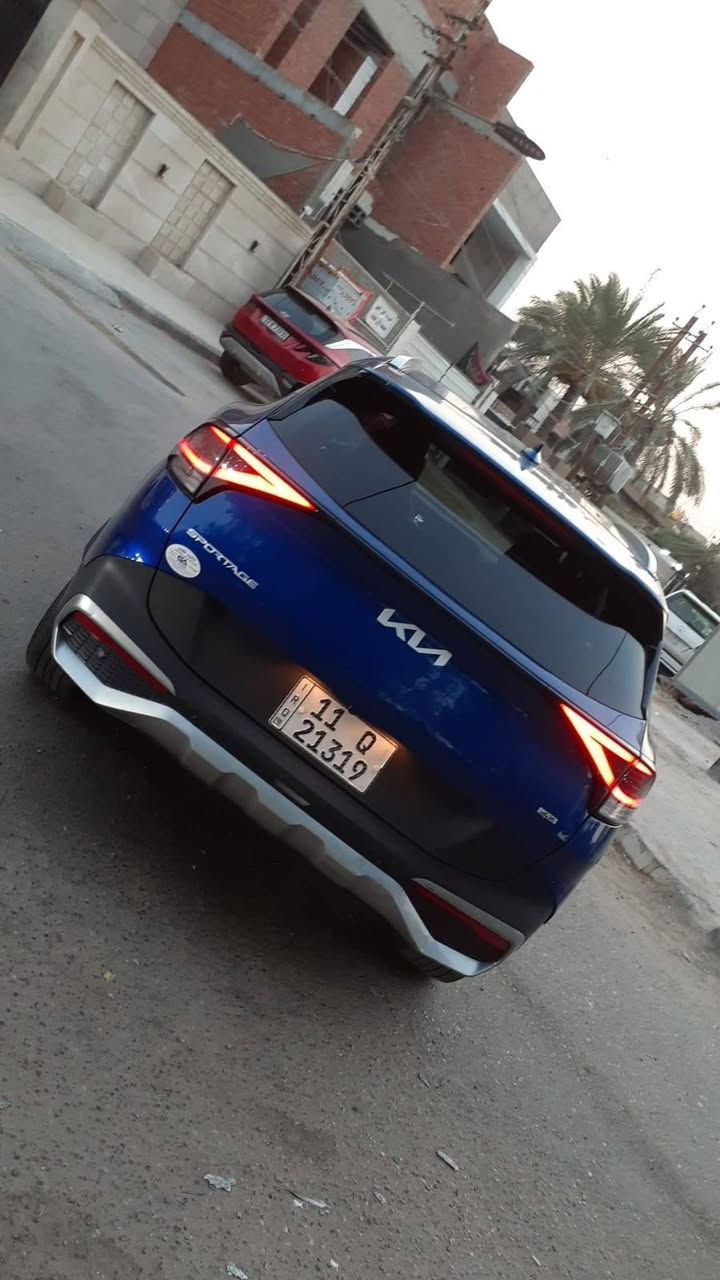 السلام عليكم سبورتج للبيع الموديل ٢٣ امريكي حادث بنيد صبغ لا شاصي ولا لغد نص فول جلد بصمه كشنات تدفئة ماشه ٢١ صار بيه بارد بل باب المكان بغداد الجديده رقم ***********
