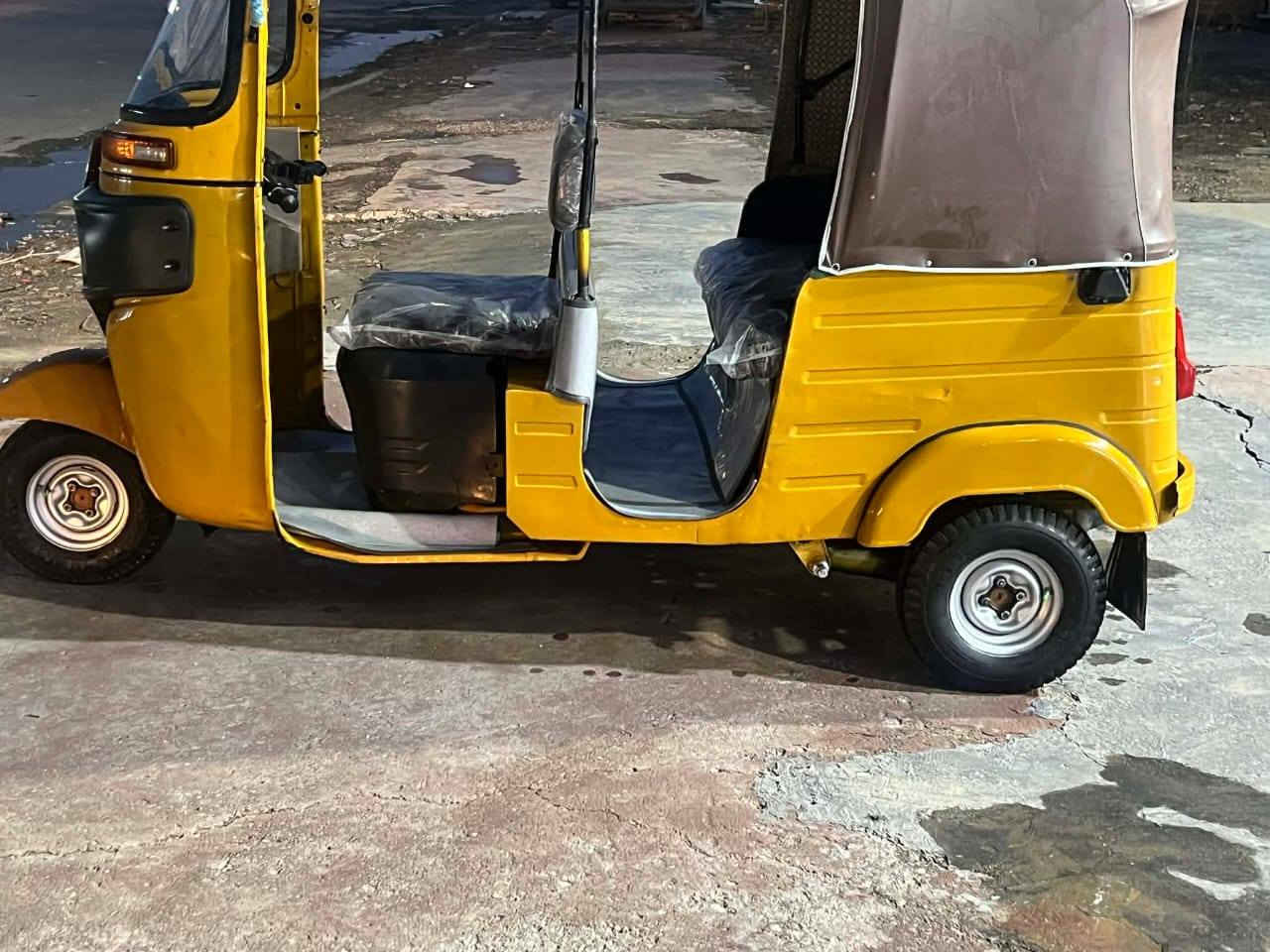 السلام عليكم تكتك للبيع موديل 2020 شهر11 رقم بغداد انگليزي 
تكتك نظيفة خير من الله بيها صبغ دوسات وبيها بارد لغد
مكينة لا صرف ولا تبخير خير من الله تخم تاير جديد
العنوان بغداد فلكه حي النصر رقم التلفون ***********
