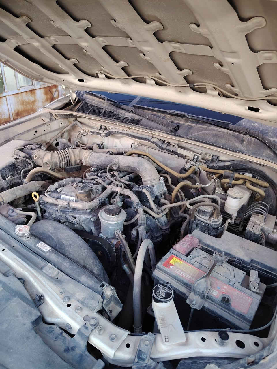 سلام عليكم بيكم هايلوكس مكفوله كفاله عامه ماشيه ١٩ الف حقيقي فابلون شركه سياره وضع شركه رقم بابل موديل ٢٠٢٣  رقم الجوال ***********
