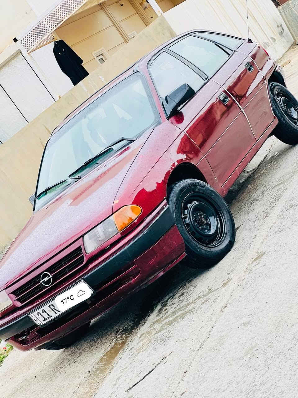 السلام عليكم .
اوبل استرة محرك 16
رقم بغداد دولي وسنوية بسمي مداور ثاني يوم 
كير جديد مال كصة جديد
محرك بي بداية بخار خفيف حيل
دوش مو نزولات
قفل كنترول اربع بوب  
كهربائيات شغالة كامل  
السيارة صبغ حزام سابقا و مضروبة كلير جمالية فقط بدون خياس
تايرات بعد الشعيرات بيهن
سيارة حلوة وناعمة بالشارع 
سعره 39 وبيه مجال حك جيتك 
السيارة بالحويجة /كركوك
للتواصل ع الرقم 
***********
