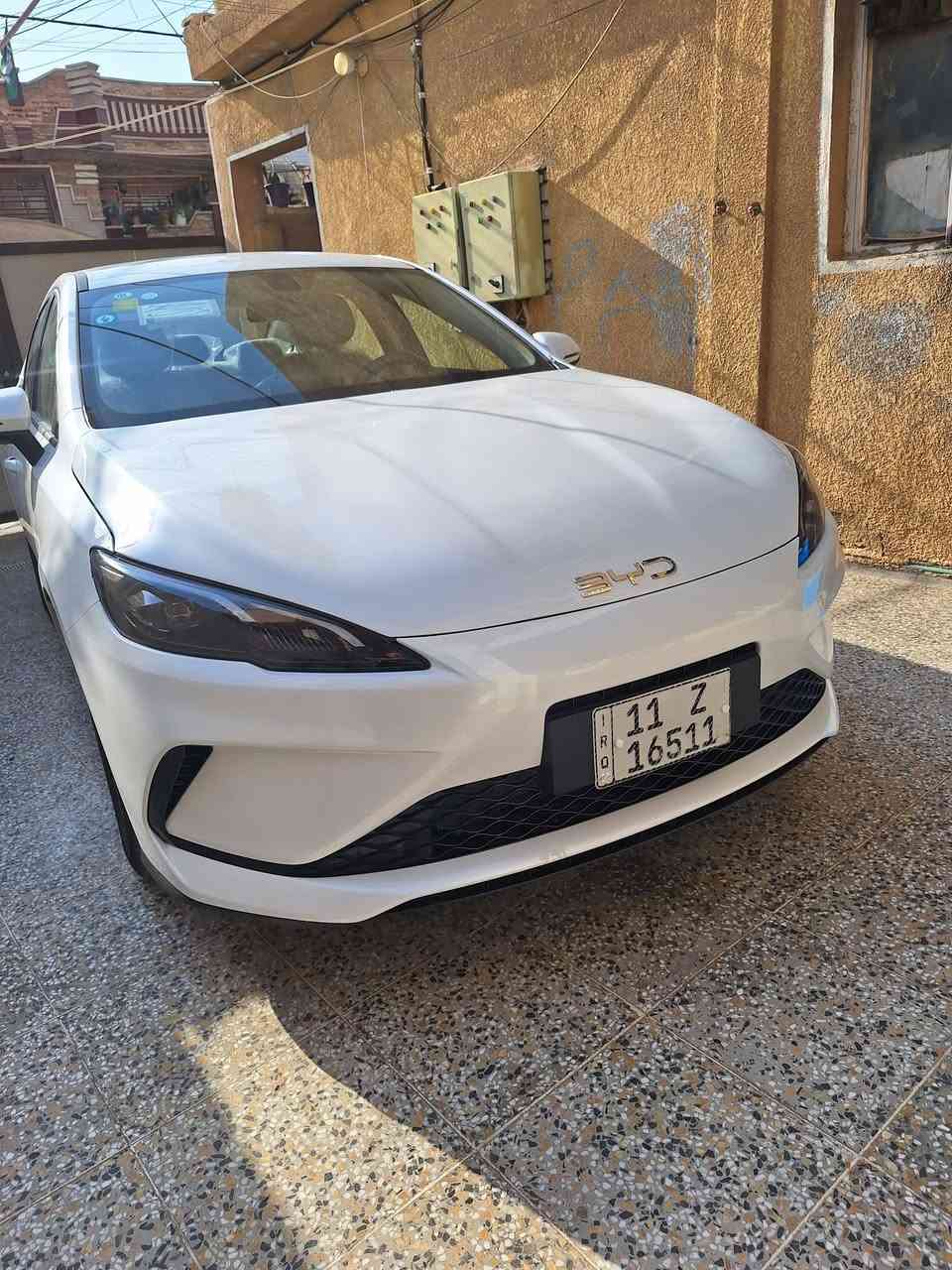 سلام عليكم BYD سيل5 موديل ٢٥ ماشيا ٤٠٠٠ رقم بغداد باسمي سيارة جديدة بيها بنيد مصبوغ وجاملغ ايسر بي بارد شي قليل موضح بلصورة مكاني بغداد السعر ١٧ مليون وبيها مجال ***********  الي يحب يتصل او يتواصل خاص والي ما تعجبة يذكر كلمة يا الله تحياتي
