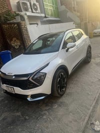 س سبورتج 25 فول مواصفات للاخير  السياره مكفوله من كلشي عدا رصعه صغيرون...