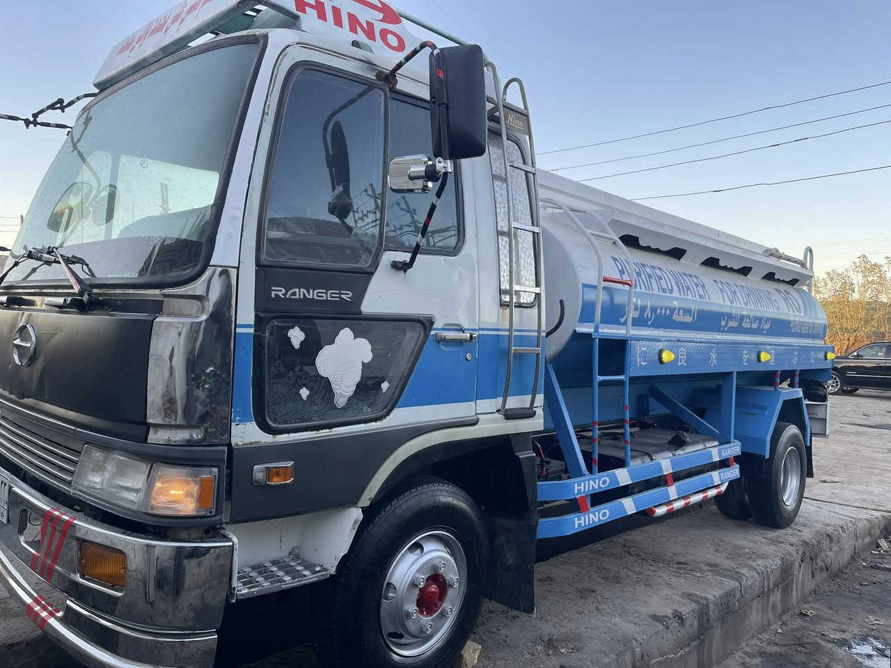 يالله السلام عليكم هينو للبيع سياره مكينه 70جديده تخم تاير 
حداديه جديده سياره جاهزه وخير من الله 
للستفسار ***********
