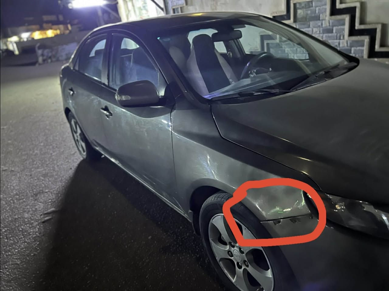 السلام عليكم 
من رخصة الادمن 
فورتي ١٠ كامل مواصفات عدا البصمة , السيارة مضروبه حزام الضربة ماشر عليها الحدادية نص عمر ، سعرها ٧٦ وبيها مجال واليحب يستفسر أكثر هذا ***********
