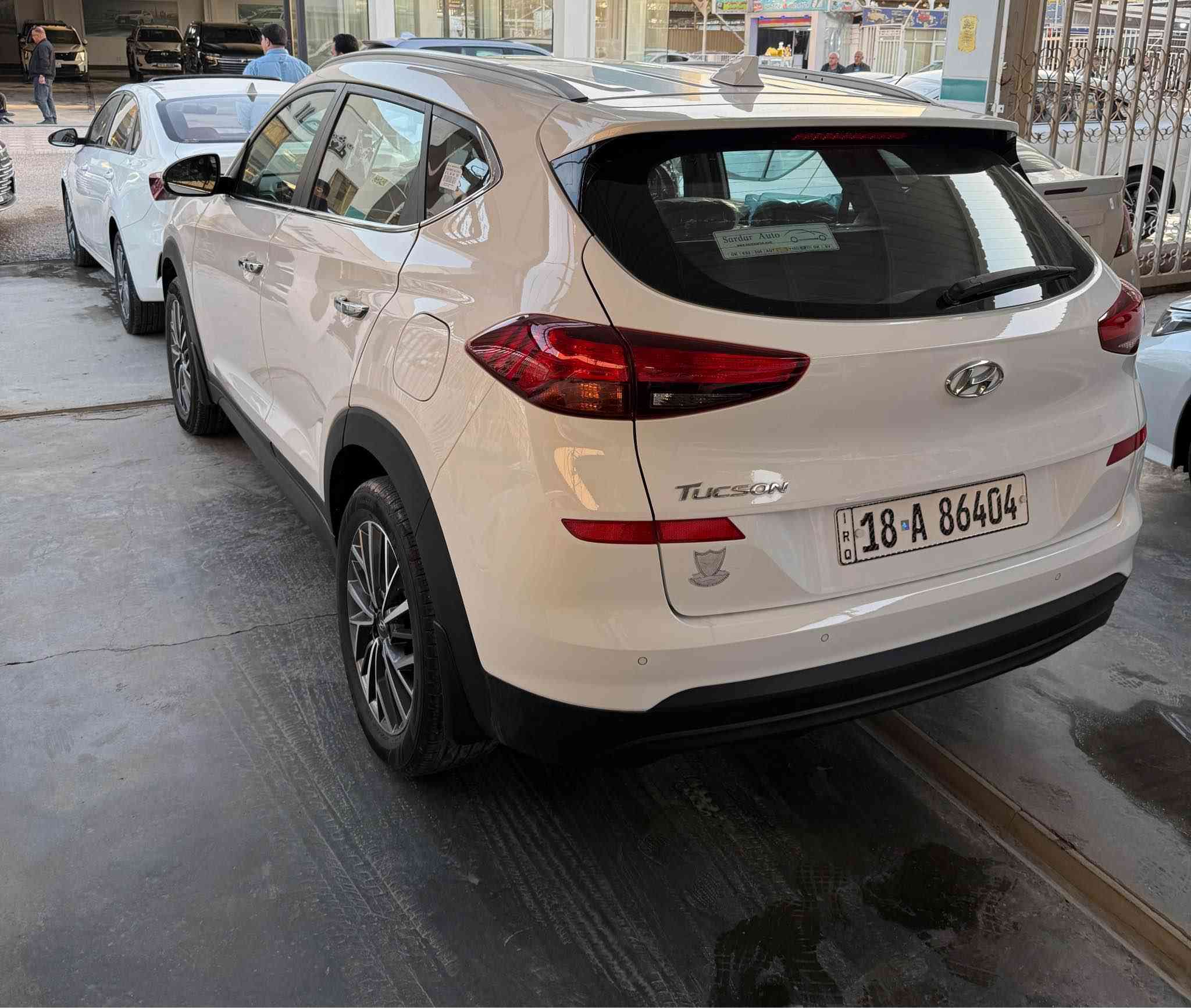 السلام عليكم .  
                       هيونداي توسان ٢٠١٩ ماشيه ٣٦ الف حقيقي شرط الفحص رقم بابل بأسمي تحويل ثاني يوم السياره عله وضع الشركه جديده جدآ كتلوكات وعده وبصمات الشركه عدد ثنين مكفوله كفاله عامه من صبغ وتبديل بيها بارد جدآ بصيط ومسوي بل بيدي ار ابد ممبين 
فول مواصفات 
بصمه +كشنات جلد + كهرباء شاشه كار بلي حساس خلفي امام كامره تحكم جهتين ترحيب مري شفط نفكيشن كشنات قرميدي) 
              السعر ٢٠٨ معه المجال مكاني النجف 
 *********** النجف, العراق
