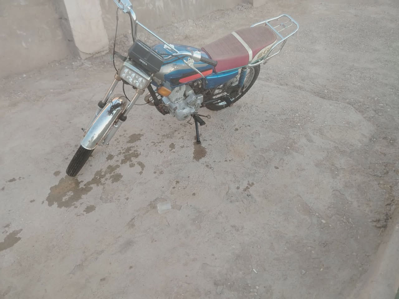 السلام عليكم شباب دراجه كلك نضيفه ومكفوله و السعر 250 وبيه مجال قليل والشراي بيه خير ويدلل والاتصال على هذا الرقم *********** مكاني الكوت ( المو شراي لا يتعبني)

