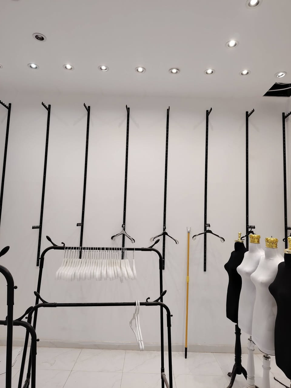 السلام عليكم للبيع ديكور محل البسة


**إذا كنت صاحب هذا الإعلان وتريد حذفه لأي سبب، رجاءا أرسل رسالة إلى الدعم الفني**