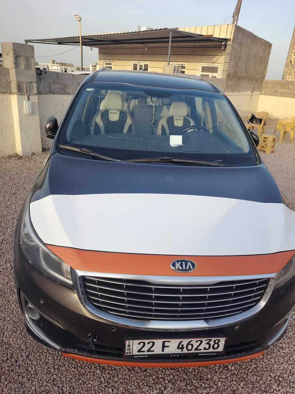 السلام عليكم ورحمة الله
#للبيع سيارة كيا سيدونا موديل 2017 فئة LX وارد امريكي رقم ربيل باسمي
سياره بيه ربع قطع
المواصفات
1- كيا سيدونا LX موديل 2017 
2- محرك 6 سلندر 3300 
3- ويل كب حجم 17 اصلي مع طقم تاير بحالة ممتازة 
4- حساسات امامية خلفية اصل 
5- كاميرا خلفية دوارة مع الستيرن 
6- ابواب جانبية كهربائية سلايد 
7- كشافات دعامية اصل ( بروجكترات )
8- اشارات بالمرايا الجانبية مع مرايا جانبية شفط كهرباء 
9- غرفة السيارة جلد اصلي لونين بيجي ونيلي 
10- تحكم فول كهرباء لكرسي السائق
11- تحكم ستيرن جهتين بلوتوث حاكية وتحكم بالشاشة الداخلية 
12- شاشة دشبول كبيرة لمجموعة من الايعازات 
13- تدفئة كشنات وستيرن 
14- بصمة باب وبصمة تشغيل 
 بردات داخلية اصلية للابواب والمقاعد الخلفية 

السعر 155 وبيها مجال هـ ***********
مكان السياره الانبار القائم
