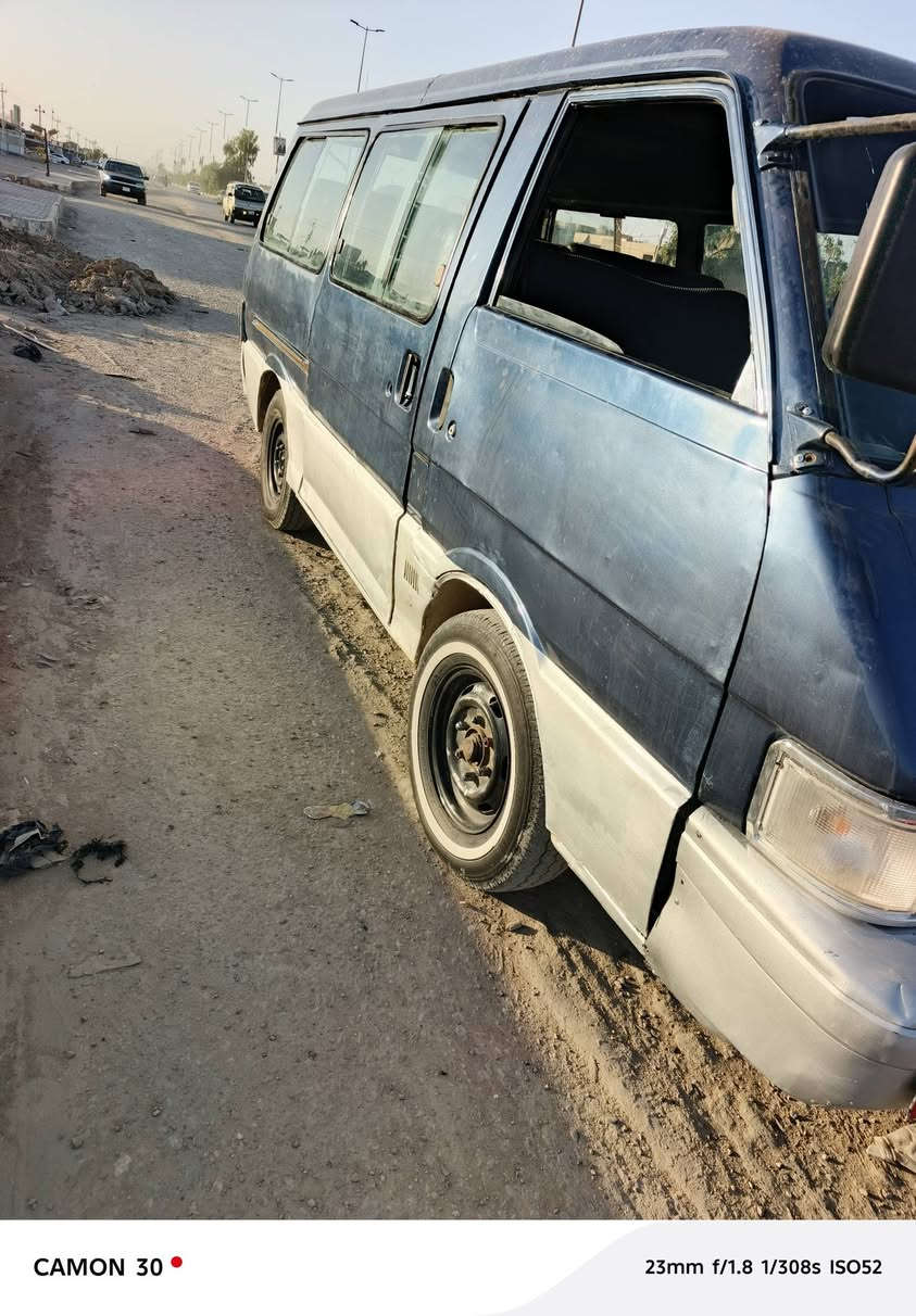 سلام عليكم لبيع كيا بستا موديل 93 سنويه  ناهيت 26 يعني ماصاقطه مصفره خط وبحث ومرور جاهزة لشغل مكان ديوانيه وذا اكو مراوس بسياره صغير عادي ***********
