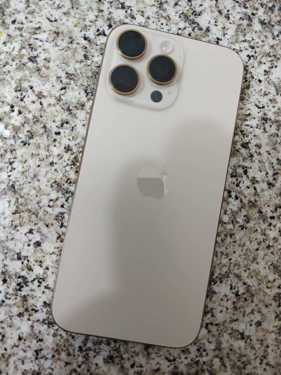 السلام عليكم
 ايفون ١٦ برو ماكس ما مفتوح جديد بطاريه 100عدد دورات الشحن 107 دورات( مفتوح تخطي) السعر ٧٥٠ قفل
***********
