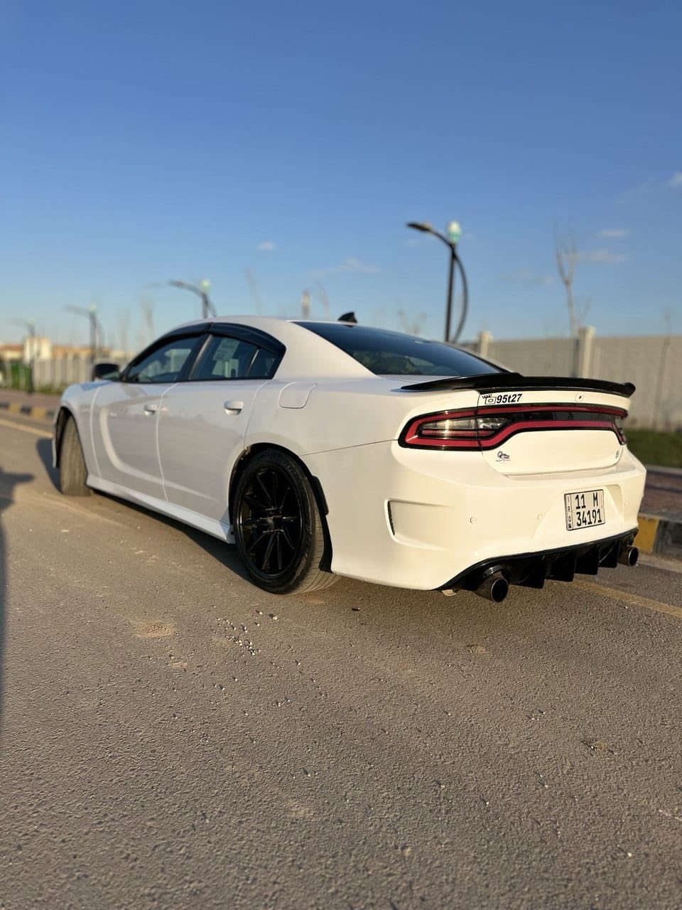 السلام عليكم جارجر ارتي 5700 ابيض سنويه بسمي سياره جاهزه بدون نقص موديل 15الضرر قطعتين جاملق امامي نص جاملق  خلفي شاشه جبيره كامره عليها برمجه مصطفى كزوز ٣ انج صوت رعب بر مجه طلقات فصله   السعر١٧٥ وبيها مجال المكان موصل ترهم مراوس بيكم  ‭0770 520 2220‬
