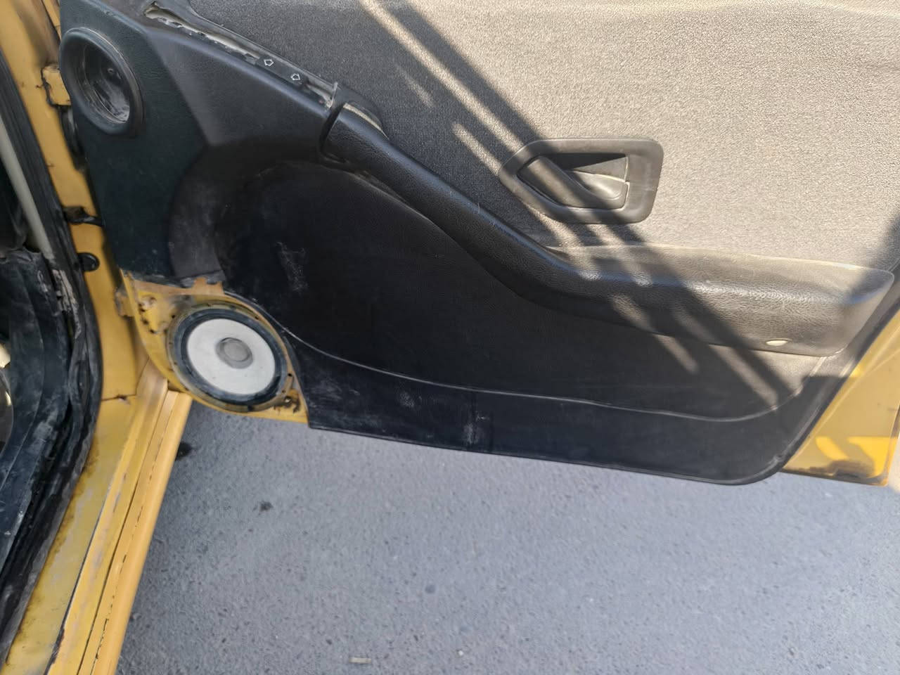 السلام عليكم من بعد إذن مالك الكروب بيجو بارص 2015 مكينه وكير كورلا تبريد تددفئه شغال قبل شهر حورتها هيئه غرامات مصفره  سياره جاهزه مرتبه مال جناي والسياره مال شغل على باب الله سياره بسمي تحويل ثاني يوم *********** السعر 37 بيها مجال حك الجيه
