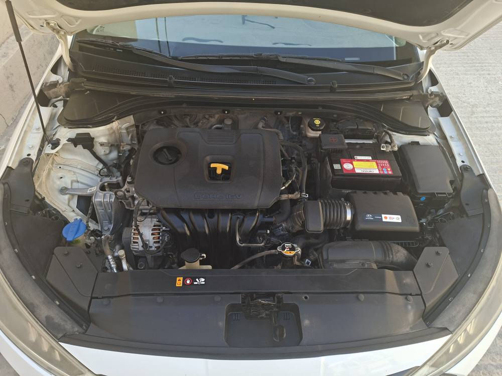 هونداي النترا 2020 مكينه 2000cc السياره بيها طخه بسيطه بالباب للاستفسار *********** النجف, العراق
