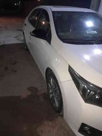 كورلا للبيع 2015 خليجيه فول ١/١ فتحه بصمه تشغيل بصمه باب بصمه جنطه اشا...