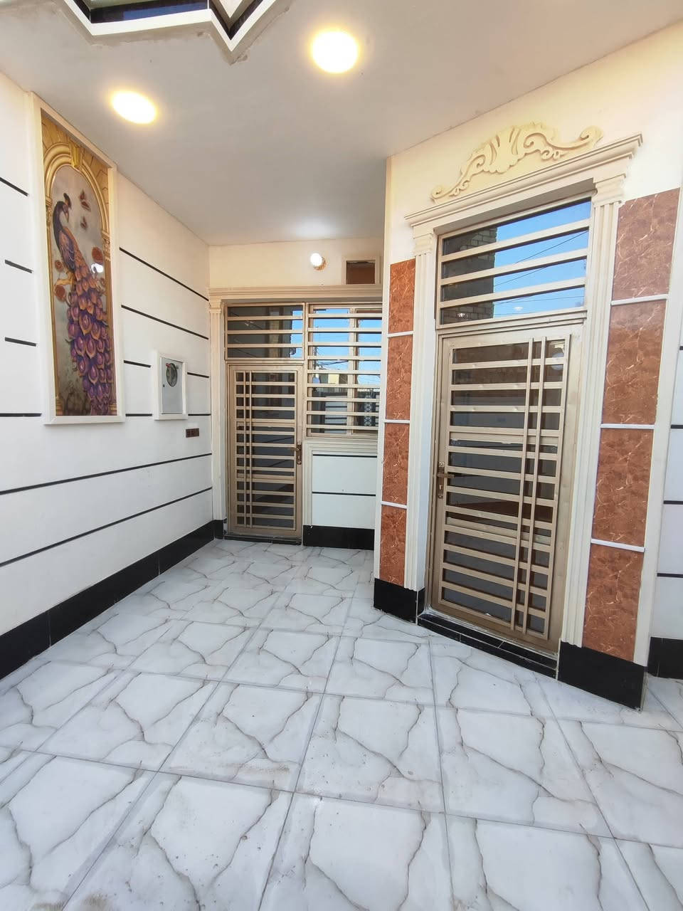 دار للبيع المساحه 120 متر بناء درجه اولى وحديث حي مغريه قرب السوق رقم الهاتف ***********
