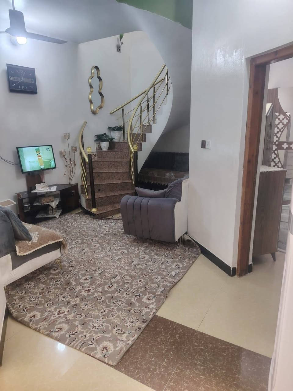 🏡 للبيع – مشتمل في حي الجبيرية الثالثة
📐 المساحة: 130 م²🏠 طابقين🛏️ 3 غرف نوم🚿 حمامان🛣️ شارع 15 م📍 موقع مميز💰 بسعر مناسب
📍 موقع المكتب: العرموشية – مقابل الخضراء
📞 للاستفسار والتواصل:☎️ ***********
🏢 عقارات تاج السلطان✨ ثقتكم أساس نجاحنا

#عقارات #تاج_السلطان #الجبيرية #بيع_منازل #استثمار #بغداد
