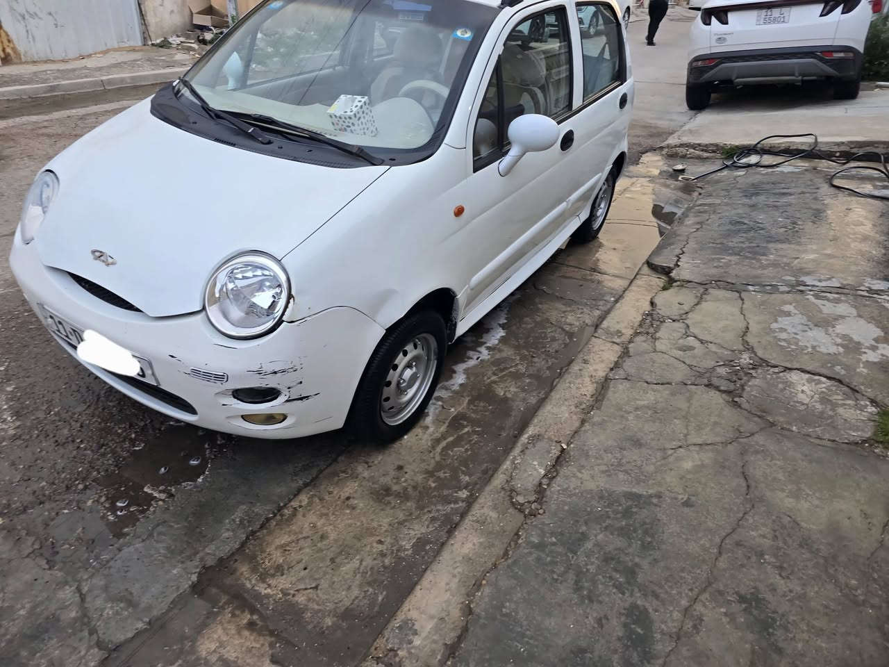 السلام عليكم
شيري كيو كيو موديل ٢٠١٠
بدون صبغ 
ماشية ٧٣ 
مابيا اي نقص 
مكان السيارة بغداد الاستفسار***********
