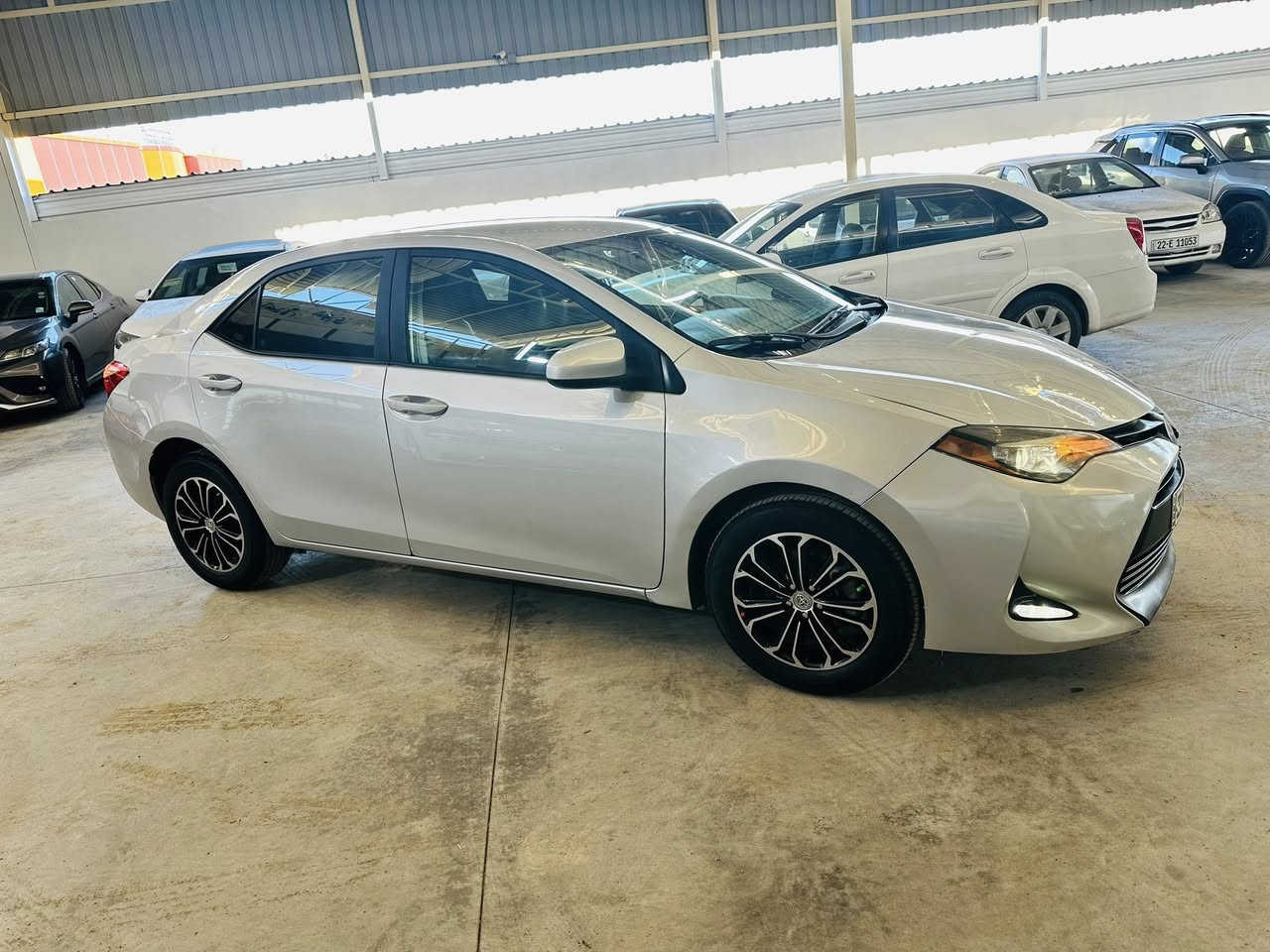 تويوتا كرولا موديل2018 كير توماتيك  وارد امريكي. رقم و سنه ويه هزه جديد لي 2029بي كوبون بانزين موصل  سياره بوليند صبغ بدون دواخل  شواصي كبس كير و محرك مامفتوح شرط  تايات جديد عنوان دهوك قضاء بردرش معرض الاصدقاء. رقم موبايل ***********
