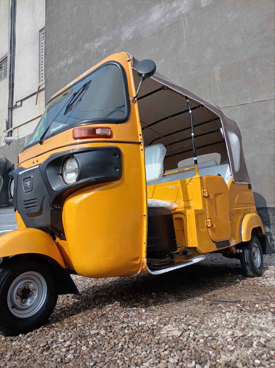 سلام عليكم تكتك 2021للبيع 
رقم نكليزي وسنويه بسمي تكتك احله من صوره 
لاضريه ولاشي فقط دوس رقمي ***********
ذي قار سوق الشيوخ
