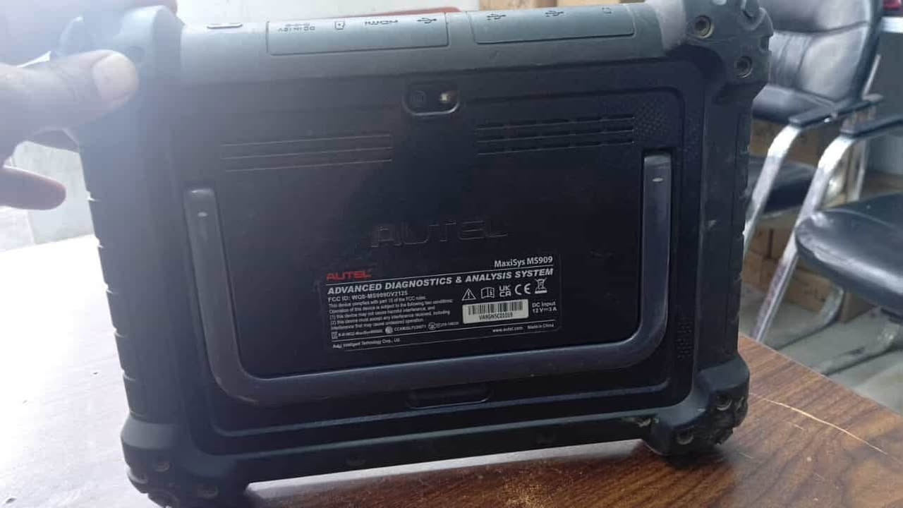 جهاز فحص وبرمجة كمبيوتر السيارات الاحترافي الشهير
Autel MaxiSys MS909
للبيع نضيف التحديث منتهي 
السعر 1880 الف دينار وبي مجال


**إذا كنت صاحب هذا الإعلان وتريد حذفه لأي سبب، رجاءا أرسل رسالة إلى الدعم الفني**