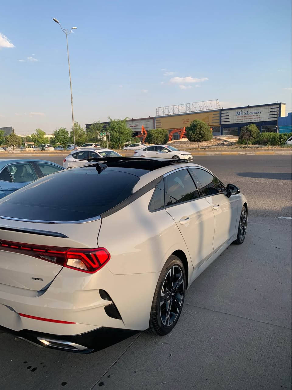 Kia K5
مديل 2024
سيارة كلين تايتل جديد جديد
مواصفات /فول فول واحد علي واحد
ماشية 7  الف ميل
سيارة شرط رقم ترقيم شيمالي فقط
مدة رقم باقي 3شهر تكليف رقم 11.5$وره قة
سعر 215$و بيها مجال
كفالة عامة 
مكان اربيل مدينة معارض 
(***********) اكر, نينوى
