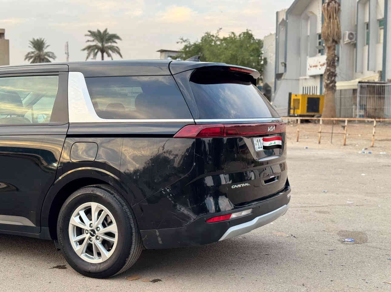 اللهم صلى ع محمد وال محمد 💯 
السلام عليكم 
كيا كرنفال للبيع 2024 وارد امريكي 
سيارة رقم بغداد انكليزي باسمي تحويل مباشرةً 

مواصفات السيارة 
بصمة 4 ابواب 
حساسات امامية 
حساسات خلفية 
رادار امامي 
رادار خلفي 
رادا جانبي 
نقطة عمياء 
سايد بريك بصمة
كشنات جلد لون عسلي 
شاشة كبيرة تدعم كاربلي 
منافذ شحن USB
لايت LED 
مانع انزلاق 
تشغيل واطفاء الحساسات 
كامرة خلفية عدد 2 
تحكمات استيرن جهتين
سياقة ذاتية 
تحديد مسار 
باب خلفي كهربائي
كشنات كهربائية 
7 راكب
ويلكب 17 
اشاير بالمري 
سيارة جاهزة مابيه نقص ان شاء الله 

سيارة وارد امريكي حادثها جاملغ خلفي وشويه من الصندوق الخلفي وكلهم راجعين ع بارد بدون صبغ وبيها تعديل بداية خشم الشاصي الخلفي الايسر 
وشوية من حوض الصندوق غير هيج 
مابيها شي كفالة عامة من دعامية للدعامية 

صور الحادث مرفقة مع المنشور 

سيارة مكانها بغداد _الحبيبية
***********
كل تفاصيل السيارة ذكرتها الكم فوك
