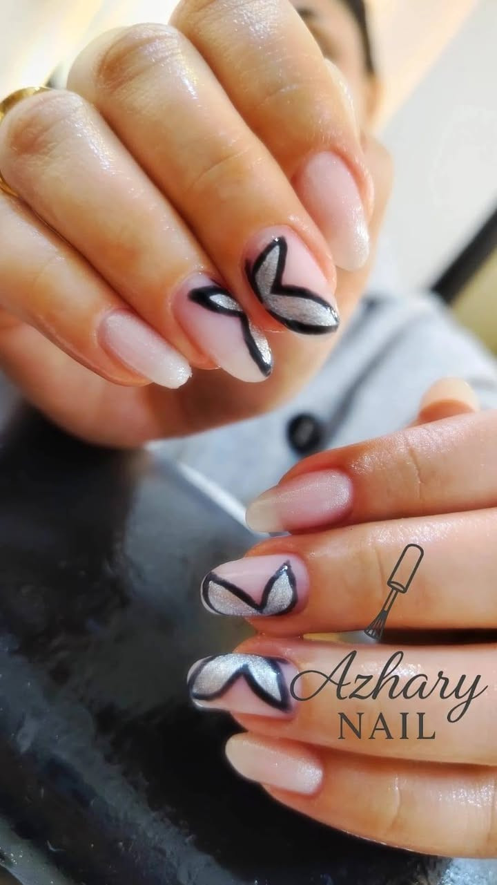 عروض اكستيشن فول دزاين ب٣٠ بدون ٢٥ صبغ شعر قصير ٢٠ جذور شعر ١٠ صبغ مع خصل مع معالج شعر قصير ب ٤٠ الف  عروض رموش طرفي ١٥ كامله ٣٠ عروض  البدكير مع منيكير  ملكي  ب١٠ مع جلش قدم ١٥ تنضيف بشره مع حفافه ١٥ الف  تسريح شعر  مع معالج  ٥٠ الف شعر القصير  الميكانيك شارع الفورتات مقابيل أفران سما اليقين +964 788 584 5777 للحجز وتساب او خاص
