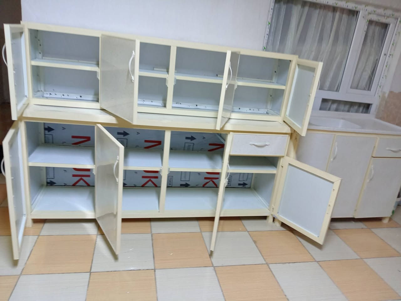 كونتر طول مترين  والممر وحدها متر  كلش نضيف سعر ٢٥٠ الف اربيل شاويس تواصل خاص


**إذا كنت صاحب هذا الإعلان وتريد حذفه لأي سبب، رجاءا أرسل رسالة إلى الدعم الفني**