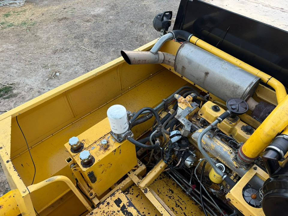 السلام عليكم شباب للبيع حاصده نيهولند موديل 2005.  اوربيه فول مواصفات محرك عل عله وضع الشركه. رقم وسنويه وكاله بسمي.   ***********.      ***********.   مكاني بغداد المحموديه سريع الدولي.
