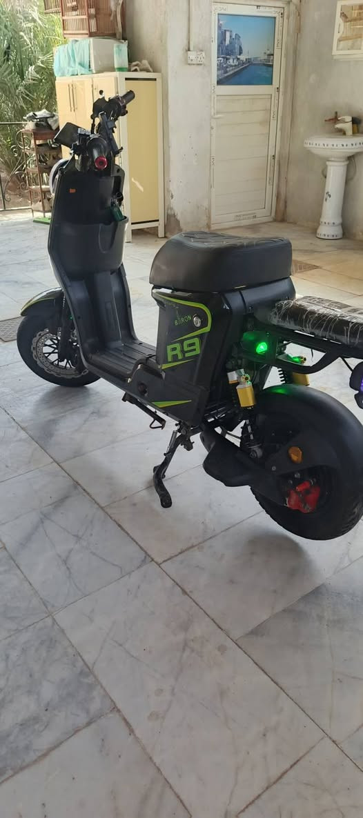 سلام عليكم دراجه شحن R9 جديد مابيه اي نقص سعر 425 بيه مجال شط العرب الجزيره باب الهوى رقم الهاتف  ***********
